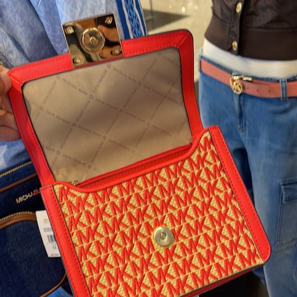 MICHAEL KORS SONIA SMALL SHOULDER XBODY Coral Reef - Picture 6 of 16